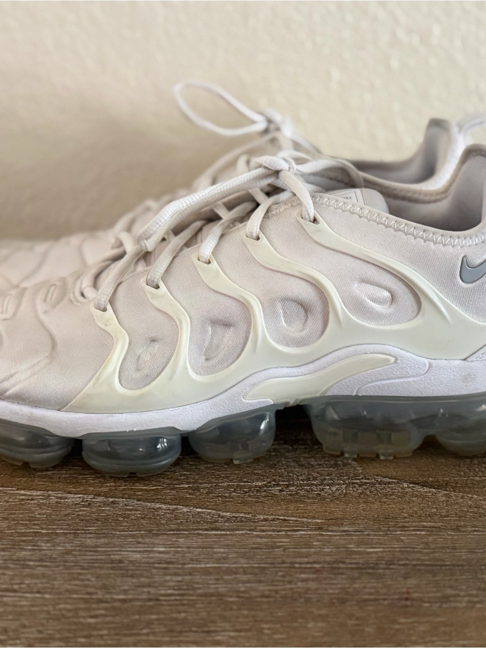 Nike Air VaporMax Plus Men’s Low Top Lace-Up Sneakers White 924453-100 size 10.5